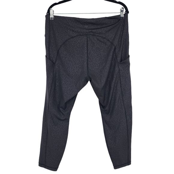 Athleta Women's Ultimate Stash Pocket Embossed Black 7/8 Leggings Size XL - Picture 4 of 4